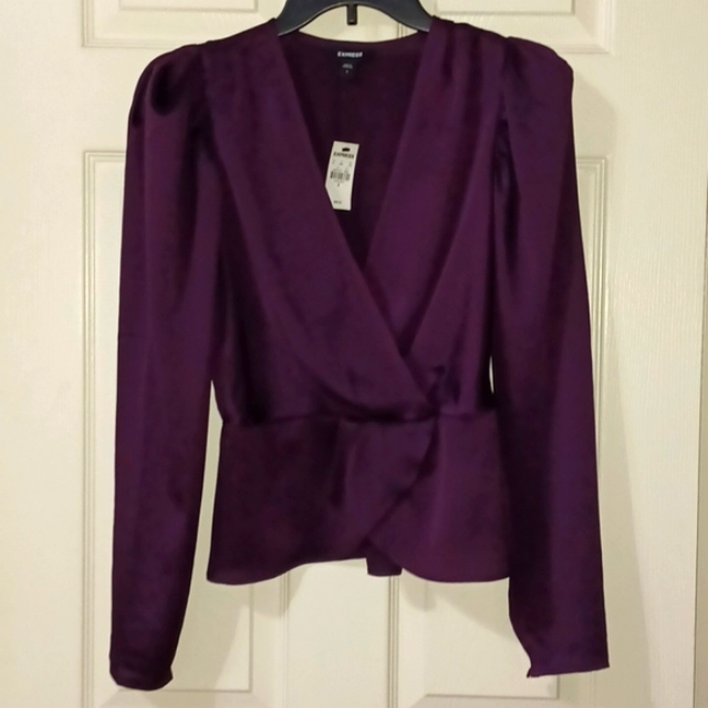 💜 Express peplum top.